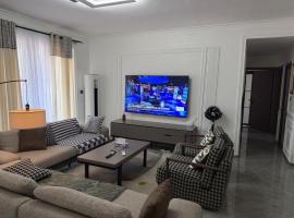 kipe Plaza Platinum 500 m from Radisson Blue, 100 m from the road, hotel in Conakry