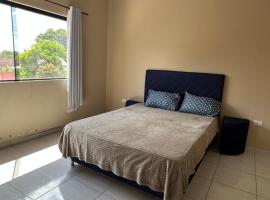 Departamentos a Pasos de la Basílica, hotel in Caacupé