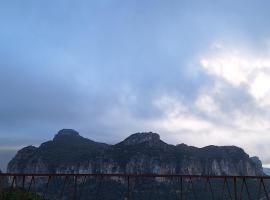 Maistu Pilia climber's rooms Ulassai, hotel i Ulassai