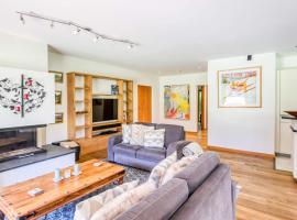 Nordic bath and close to cable car, hotel in Champéry