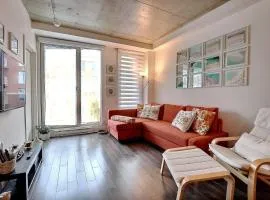 Stunning 1BR Condo with Balcony in Heart of MTL