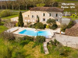 Villa Larmes - Spacieuse - Piscine - SPA, Hotel in Puybegon