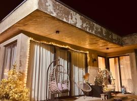 The Best House, hotel i Ureki