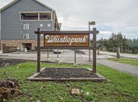Whistlepunk # 28: 2 Bedrooms, 2 Full Baths: Slope Side Wood Fireplace Central Location, Hotel in Snowshoe