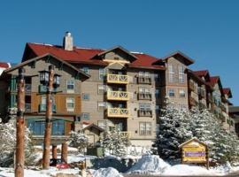 Rimfire 160: Walking Distance to shops, restaurants, Starbucks 1 BR Sleeps 4: Slaty Fork şehrinde bir otel