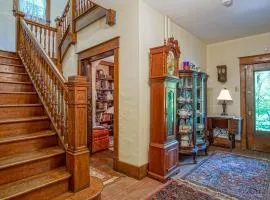 5 Br: Historic Glaab House in Cass, with AC, Amazing Kitchen, Covered Porches, Historical Landmark