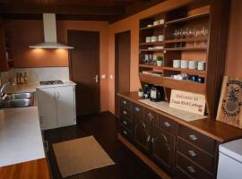 Uupa Bird Cottage, Hotel in Moorea