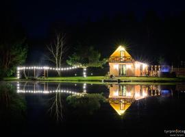 Łowisko Źródła Chatka Zimorodka, hotel in Zdziary