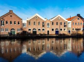Beautiful loft space in historic Schiedam, hotel in Schiedam