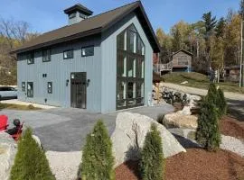 Portsmouth Room @ Boulder Mountain View Barn
