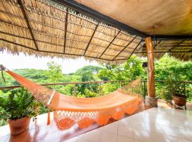 Oceanview Treetop Casita - Walk to Beach, Private, and Eco, hotel en El Gigante