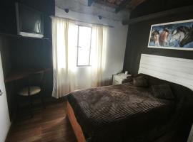 Hospedaje – hotel w mieście Ibarra