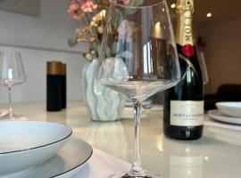 Casa Olivia- Mediterranes Wohnen nähe Europapark Rulantica Straßbourg Elsass Schwarzwald, hotell i Friesenheim