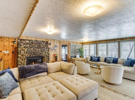 Ice Fishing On-Site! Brainerd Cabin on Rice Lake, hotelli kohteessa Brainerd