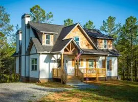Cozy Mountain Cabin | Hot Tub & Fire Pit