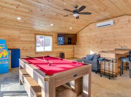 Ski, Hike and Explore Fort Ann Home with Game Room, Hotel in Fort Ann