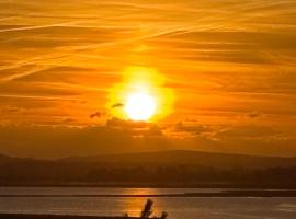 Rockley Park, Poole, Stunning Sea View, Close to Beach, Hotel in Poole