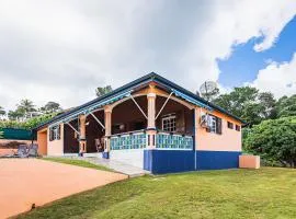 Villa Sofaia à sainte-rose, 9 pers, 3 chambres, vue mer et montagne, piscine privée