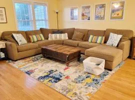 5 Blocks to Beach, Pool, Parking, 2 Master Suites