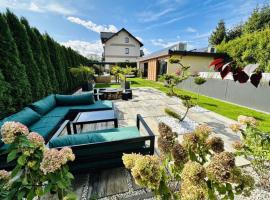 DELUXE Dom z sauną i jacuzzi w otoczeniu gór, lasu i jeziora, Hotel in Łodygowice