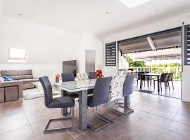 appartement haut standing au grands fonds du moule, 6 pers, très spacieux, hotel v destinaci Le Moule