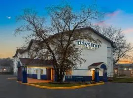 Days Inn by Wyndham Waukegan