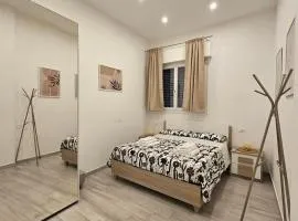 Smart House - Appartamento moderno a Prato con ingresso indipendente, 25min da Firenze