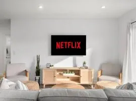 Luxe 3BR South Bay - Comfort and Close to Beach