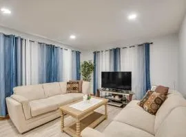 1 Mi to Rock Riverfront Pet-Friendly Retreat!