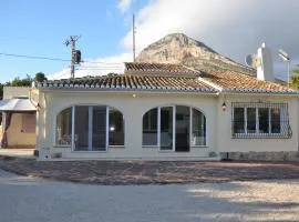 Finca Seruva - Vistas al Montgó