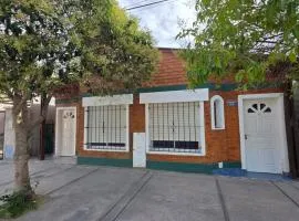 Cabaña centrica con camas individuales a 100m de la ruta