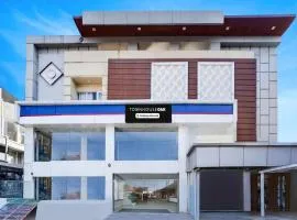 Super Townhouse Oak Silver City Chowk Formerly HW Residency