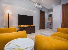 Luxe 1BR at The Veron APT 19, Dzorwulu with Pool, Fast Wi-Fi, Walkable to Highly Rated Cafés, Restaurants, Malls and 8 min to Airport