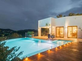 Villa Porroig Superb View, Hotel in Es Cubells