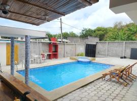 Laura's Oasis, hotel din Atacames