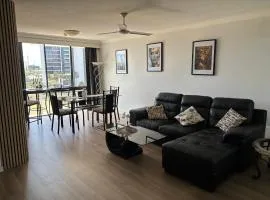 2 bedroom unit in the heart of Surfers Paradise