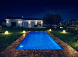 Luxury Villa with Pool & Garden5km from Cabo