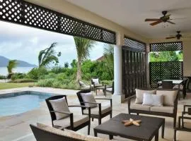 Villa très confortable avec vue panoramique depuis la piscine