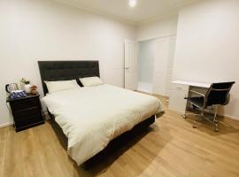 Cozy, Relaxing & Welcoming Stay, hotel a Wyndham Vale