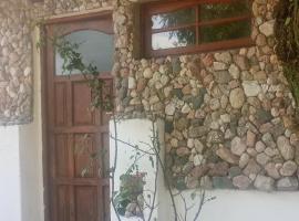 La casita de Mila, hotel en Amboy