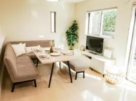 江の島エリア 駅徒歩5分の広々モダン一軒家 最大8名 無料駐車場と冬も快適な床暖房あり molle shonan