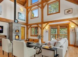 Highlands Homestead Luxury Retreat, Hotel in Bragg Creek