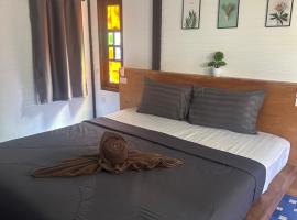 DD Beach Houses، فندق في Phra Ae beach