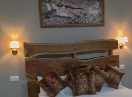 Centre point jawai, Hotel in Bīsalpur