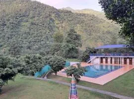 Shri Bhagrith Resort pool and restaurant