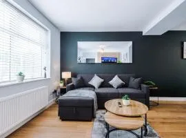 3 BDR House By Eason Stays Short Wythenshawe