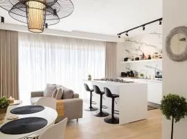 Penthouse Private Pool & Sea Views