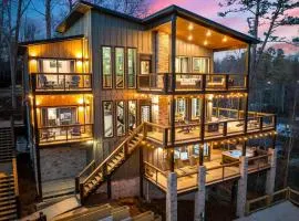 Luxury Cabin Villa with Indoor Pool Game Room Amazing Views Hot Tub