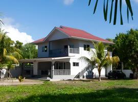 Trwa Koko Self-catering, hotel in Grand'Anse Praslin