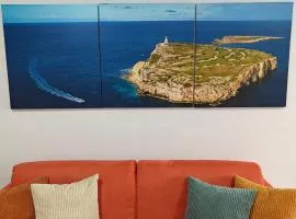 The Exchange - Designer apartment in St Paul's Bay with side sea view, 300 metres away from beach